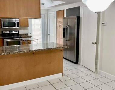 810 Park Place - Photo Thumbnail 6