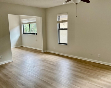 810 Park Place - Photo Thumbnail 14