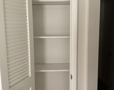 810 Park Place - Photo Thumbnail 20