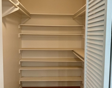 810 Park Place - Photo Thumbnail 19