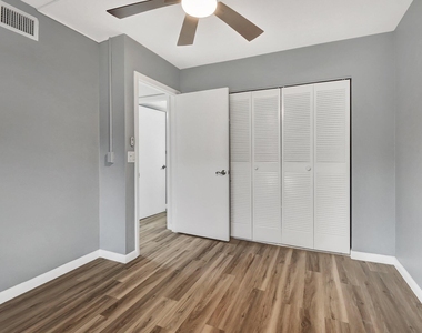 6660 Somerset Drive - Photo Thumbnail 20