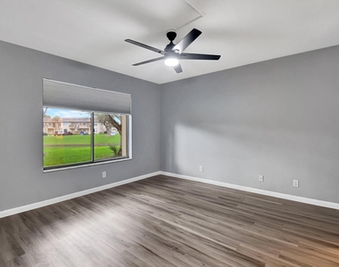6660 Somerset Drive - Photo Thumbnail 13