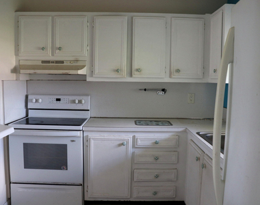 715 Lori Drive - Photo Thumbnail 1