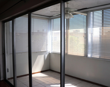 715 Lori Drive - Photo Thumbnail 8