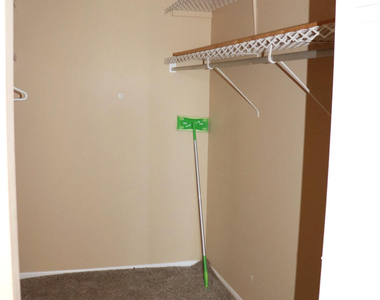 715 Lori Drive - Photo Thumbnail 6