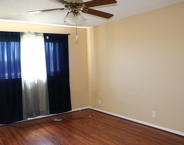 715 Lori Drive - Photo Thumbnail 7