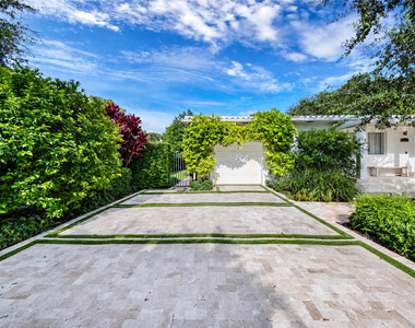 919 Granada Groves Court - Photo Thumbnail 2