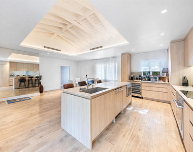 919 Granada Groves Court - Photo Thumbnail 4