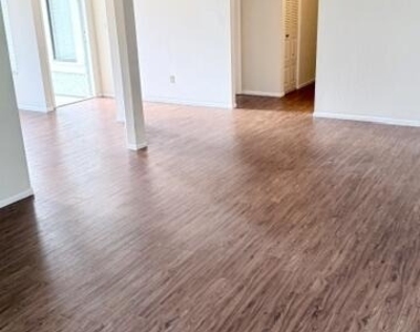 1402 Se Ashford Place - Photo Thumbnail 4