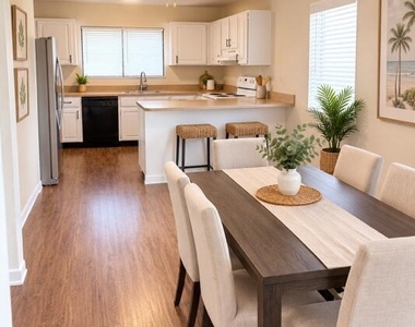 1402 Se Ashford Place - Photo Thumbnail 6