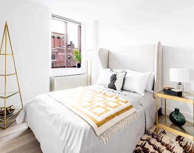 444 West 35th Street - Photo Thumbnail 7