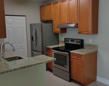 10330 S Fox Trail Road S - Photo Thumbnail 3