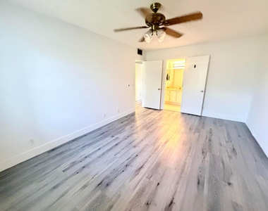 801 Sw 133rd Terrace Nw - Photo Thumbnail 4