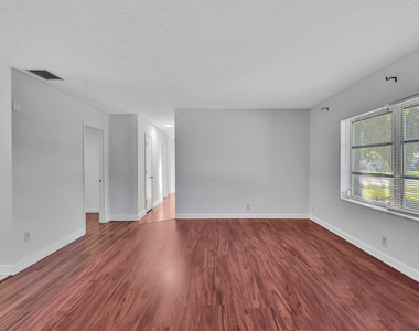 4719 Bison Street - Photo Thumbnail 9