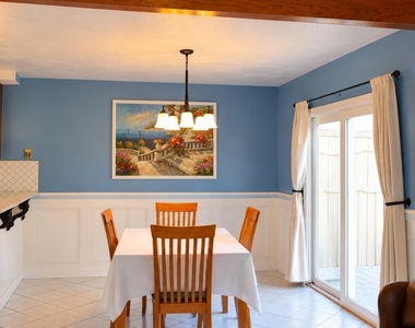 354 Maplecrest Circle - Photo Thumbnail 4