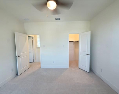 7043 Lathrop Lane - Photo Thumbnail 27
