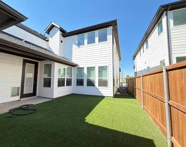 7043 Lathrop Lane - Photo Thumbnail 38