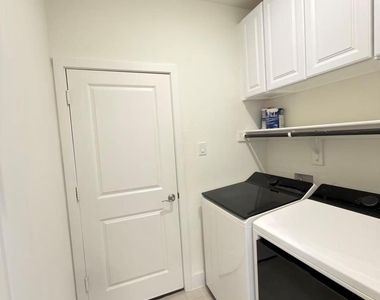 7043 Lathrop Lane - Photo Thumbnail 30