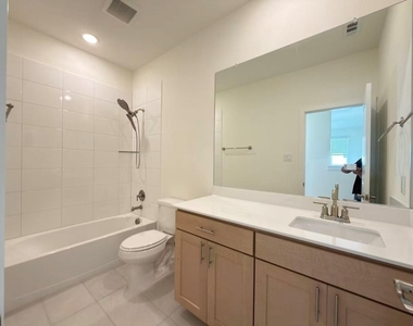 7043 Lathrop Lane - Photo Thumbnail 26