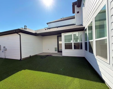 7043 Lathrop Lane - Photo Thumbnail 35