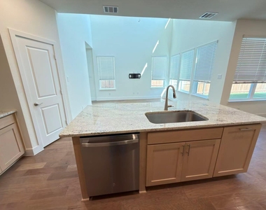 7043 Lathrop Lane - Photo Thumbnail 13