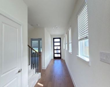 7043 Lathrop Lane - Photo Thumbnail 14