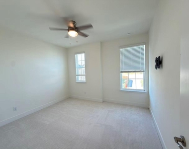 7043 Lathrop Lane - Photo Thumbnail 23