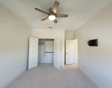 7043 Lathrop Lane - Photo Thumbnail 29