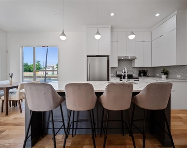 1350 Strickland Street - Photo Thumbnail 8