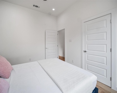 1350 Strickland Street - Photo Thumbnail 17