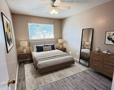 101 West Place - Photo Thumbnail 2