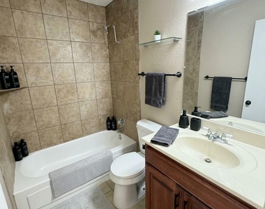 101 West Place - Photo Thumbnail 3