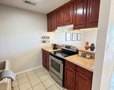 101 West Place - Photo Thumbnail 1