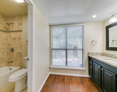 7525 Holly Hill Drive - Photo Thumbnail 13
