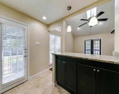 7525 Holly Hill Drive - Photo Thumbnail 5