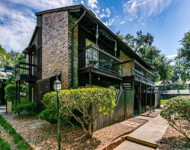 7525 Holly Hill Drive - Photo Thumbnail 2