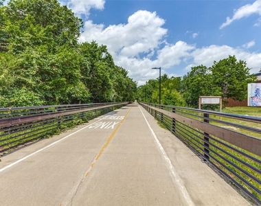 7525 Holly Hill Drive - Photo Thumbnail 15