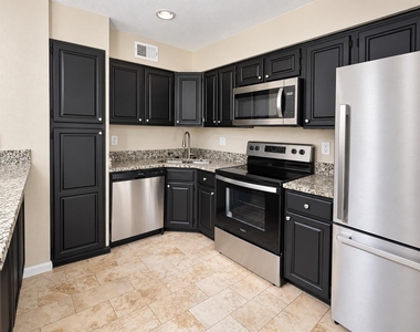 7525 Holly Hill Drive - Photo Thumbnail 4
