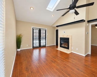 7525 Holly Hill Drive - Photo Thumbnail 7