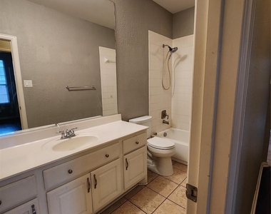 2480 Deerwood Drive - Photo Thumbnail 7