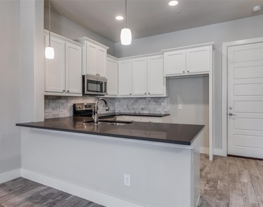 803 Aberdeen Crossing - Photo Thumbnail 7