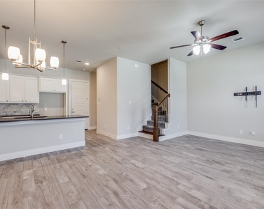 803 Aberdeen Crossing - Photo Thumbnail 9