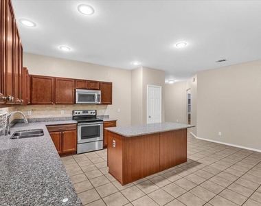619 Denali Drive - Photo Thumbnail 8