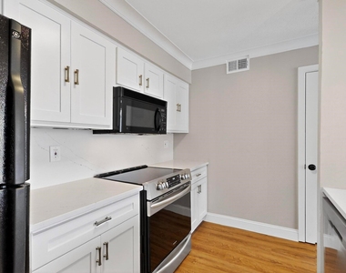 5919 E University Boulevard - Photo Thumbnail 6