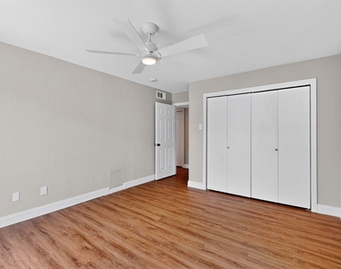 5919 E University Boulevard - Photo Thumbnail 21