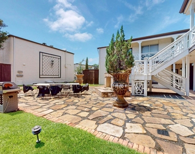 5919 E University Boulevard - Photo Thumbnail 1