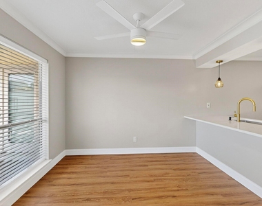 5919 E University Boulevard - Photo Thumbnail 14