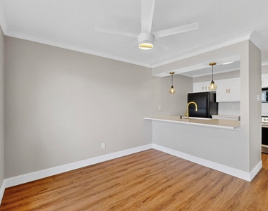 5919 E University Boulevard - Photo Thumbnail 13