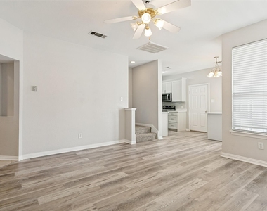 1219 Devonshire Drive - Photo Thumbnail 4