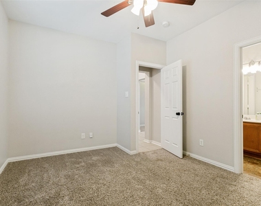 1219 Devonshire Drive - Photo Thumbnail 15